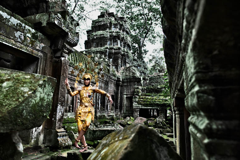 reconquest_angkor_cambodia_07.jpg